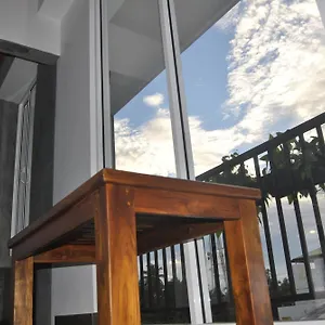 https://the-canoe.negombohotels.net