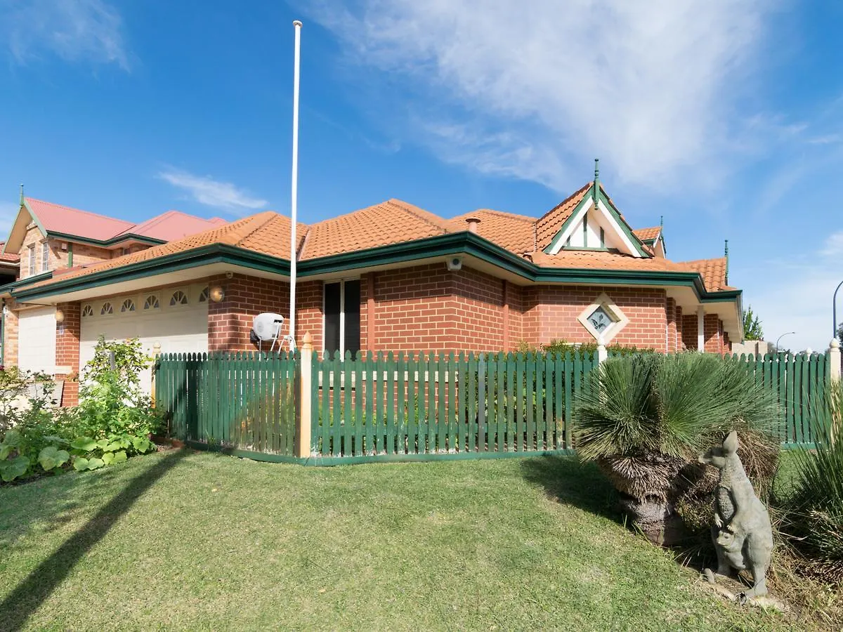 Ascot On Swan Bed & Breakfast Perth 4*,  Australië
